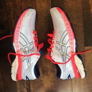 ASICS gel kayano 25 size 8 sneaker (barely worn!)